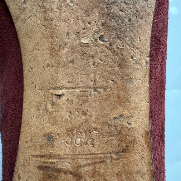 Manolo Blahnik Burgundy Suede Pointed Toe Flats Size 38.5 (8 US) - Picture 6 of 8